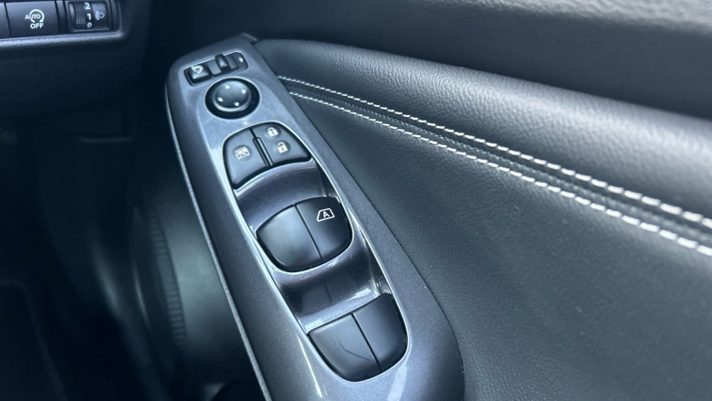 Nissan Juke 1.0 DiG-T 114 N-Connecta 5dr Petrol Hatchback